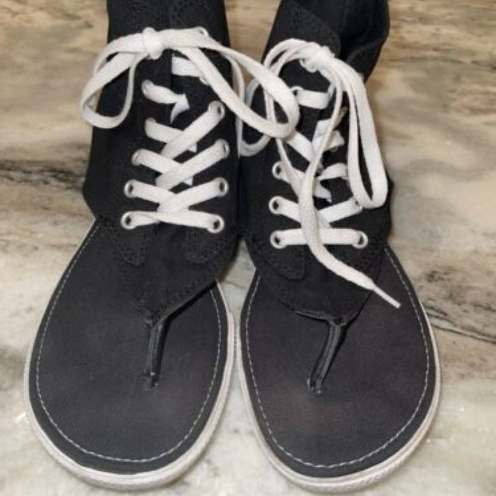 CONVERSE CHUCK TAYLOR ALL STAR Hi Top lace up thong sandal shoes women's size 7